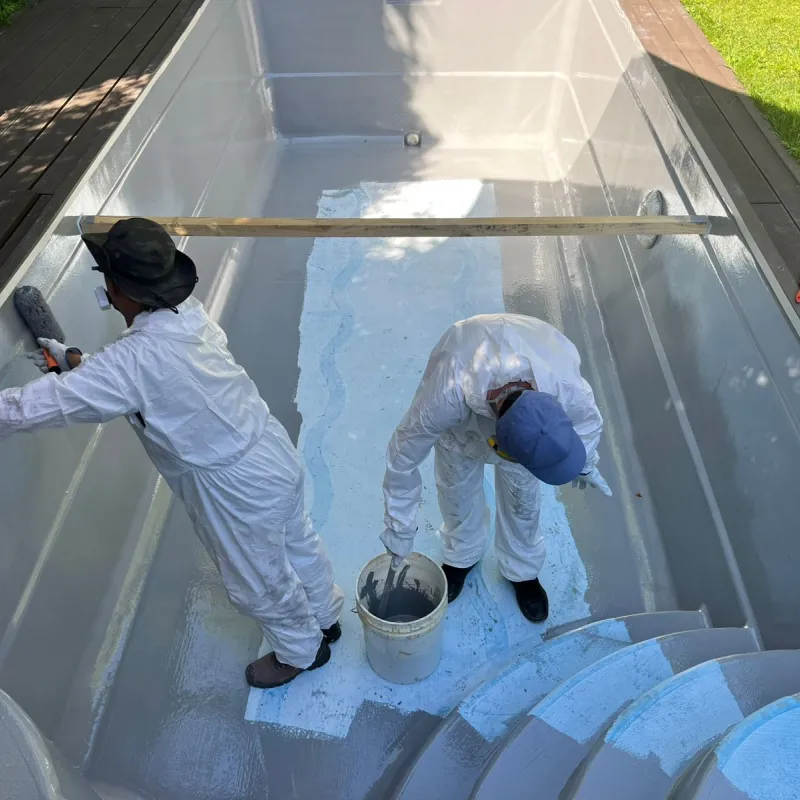 Reparación de piscina de fibra de vidrio con Poliurea Fría
