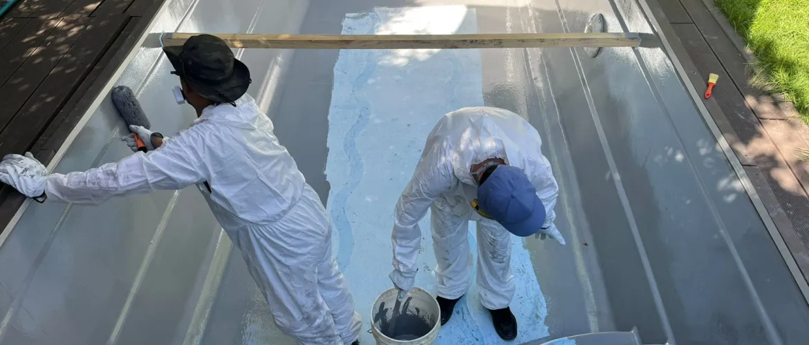 Reparación de piscina de fibra de vidrio con Poliurea Fría